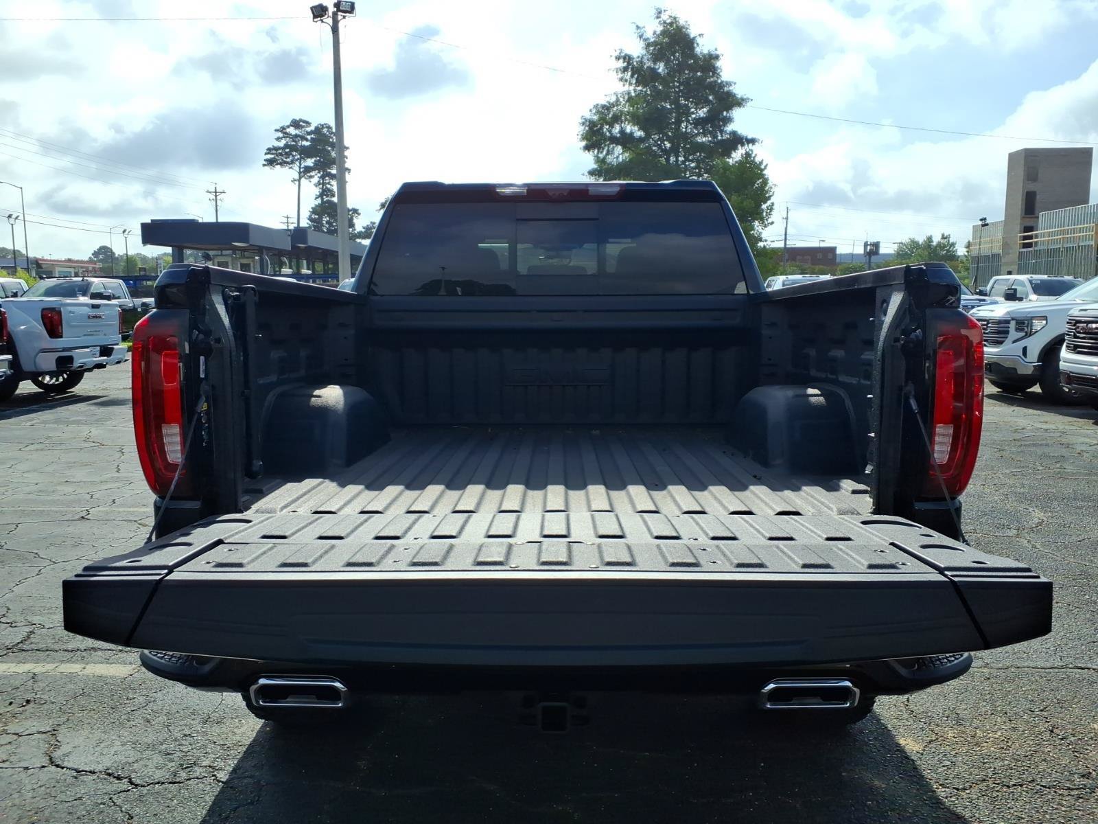 Used 2025 GMC Sierra 1500 AT4 w/ AT4 Premium Package AWD/4WD image 45