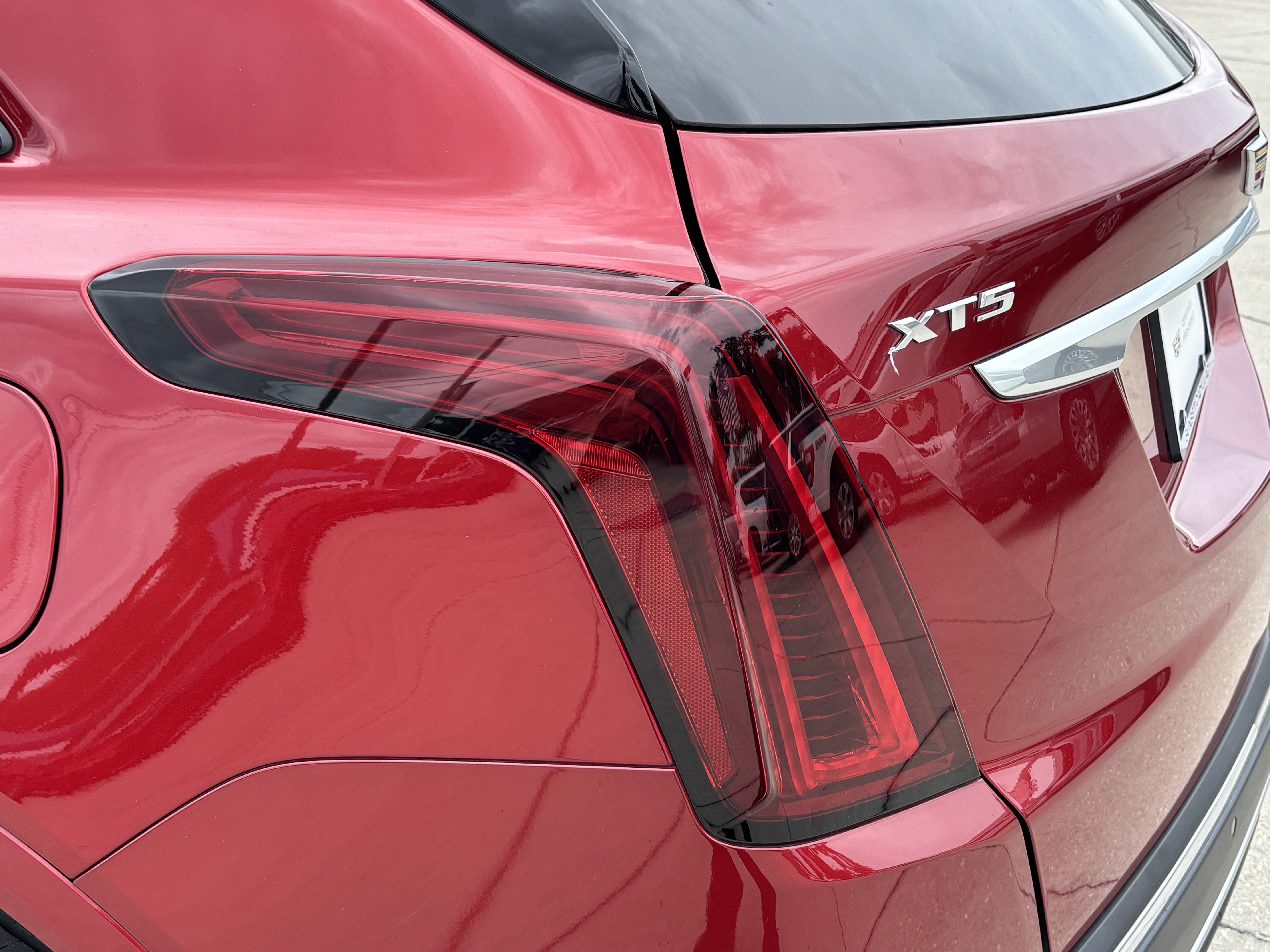 Certified 2024 Cadillac XT5 Premium Luxury FWD image 11