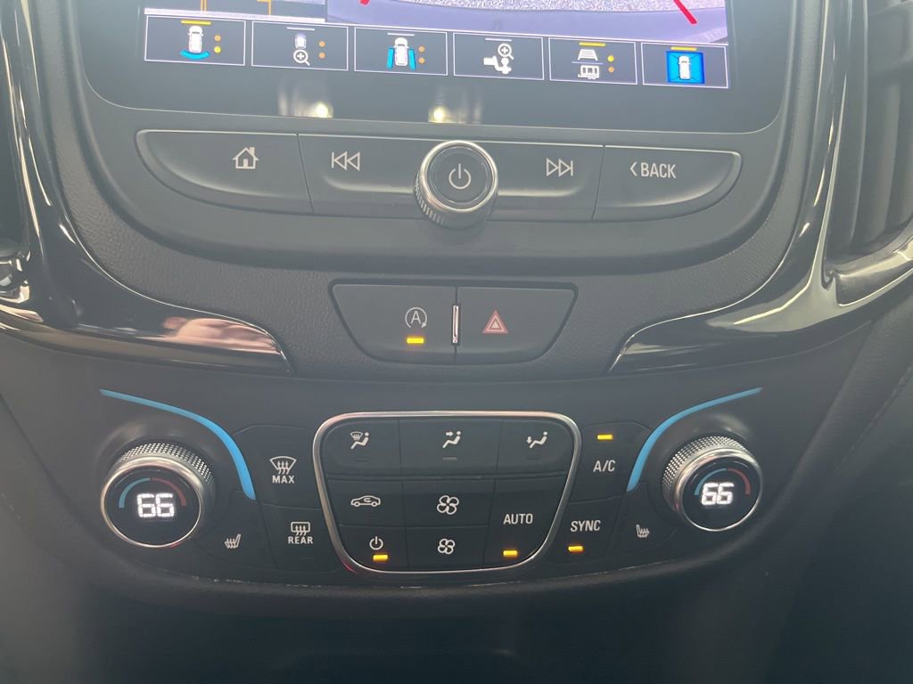 Used 2022 Chevrolet Equinox RS w/ RS Leather Package FWD image 23