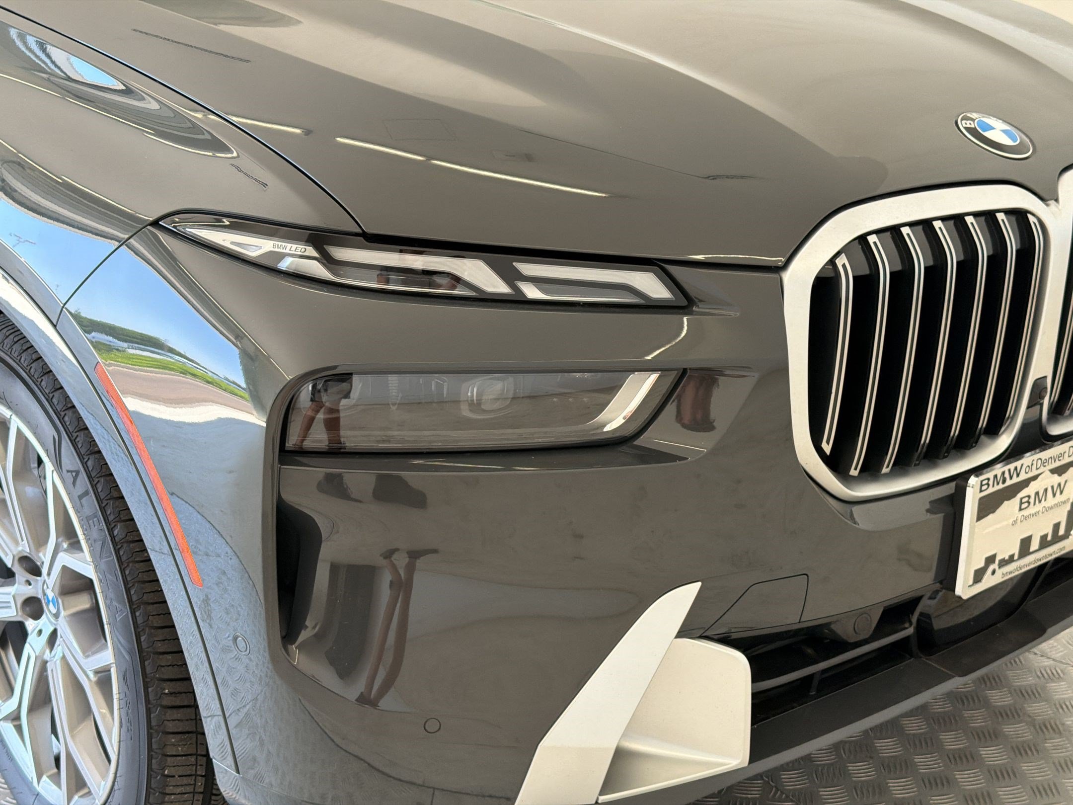 Used 2026 BMW X7 xDrive40i w/ Premium Package AWD/4WD image 12