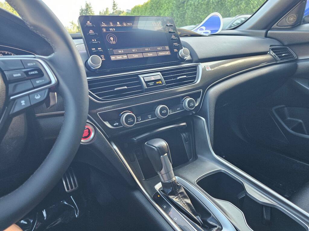 Used 2018 Honda Accord Sport image 29