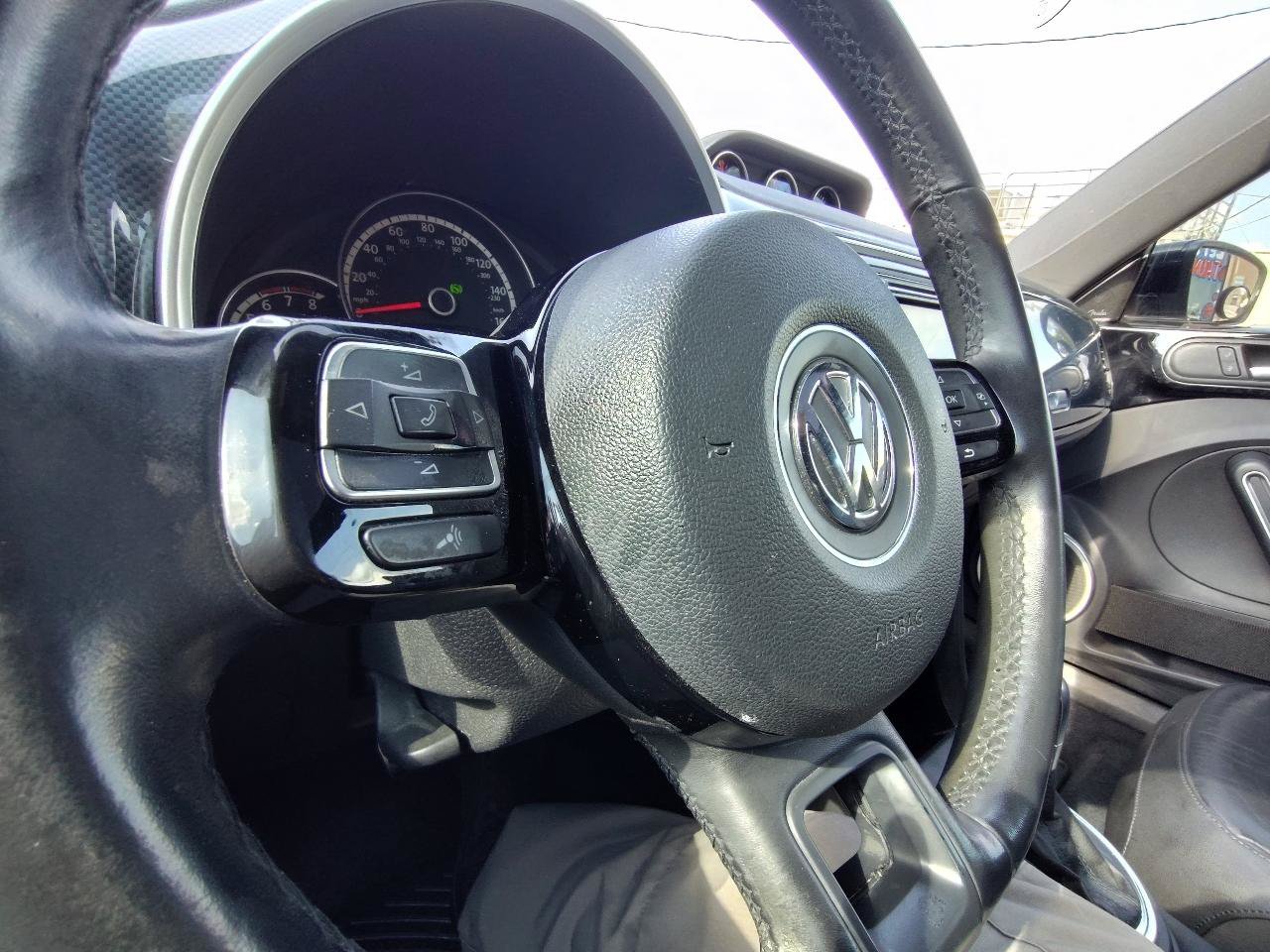 Used 2013 Volkswagen Beetle 2.0T FWD image 20