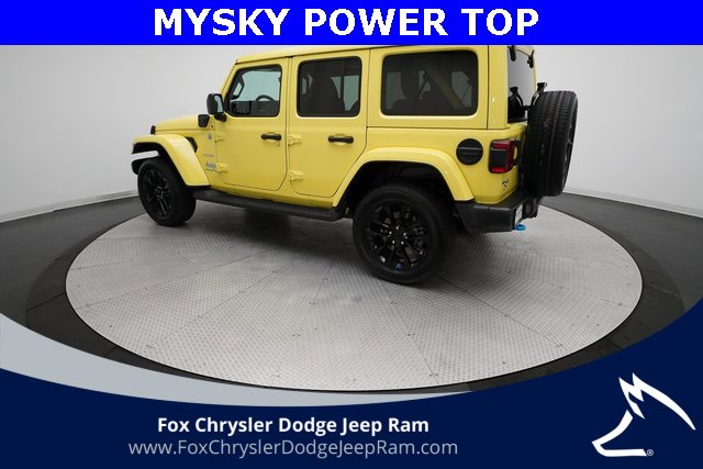 Used 2023 Jeep Wrangler Unlimited Sahara w/ Cold Weather Group image 12