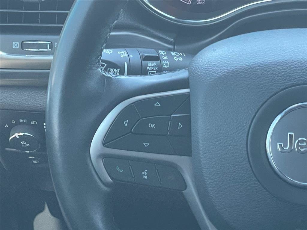 Used 2021 Jeep Grand Cherokee Laredo X AWD/4WD image 13