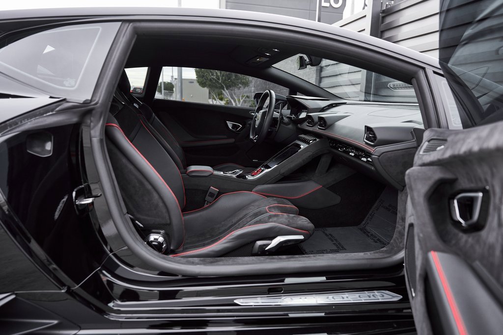 Used 2023 Lamborghini Huracan Tecnica image 33