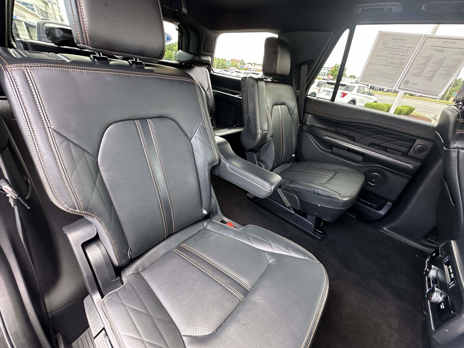 Used 2023 Ford Expedition Platinum AWD/4WD image 22