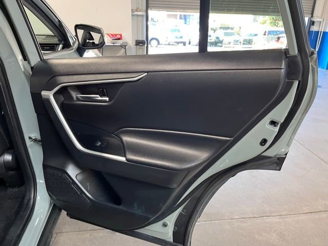 Used 2021 Toyota RAV4 XLE Premium image 15