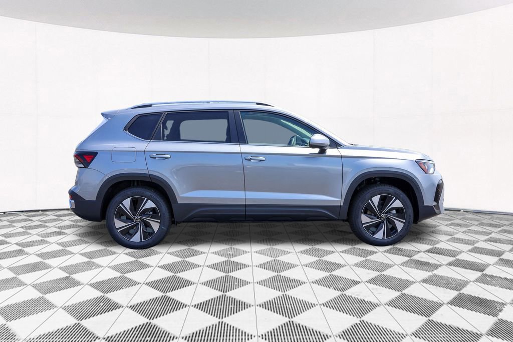 New 2025 Volkswagen Taos SE image 11