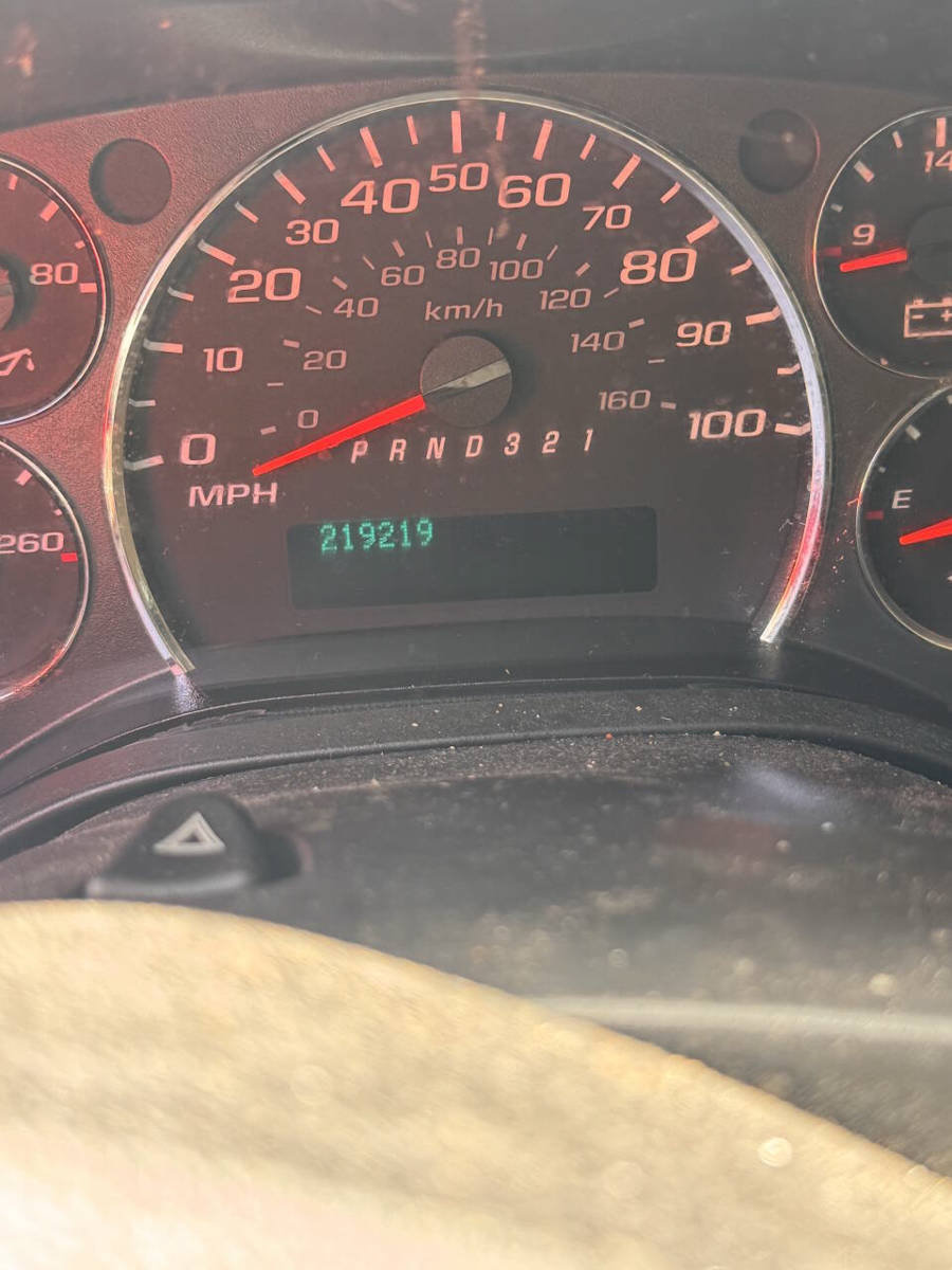 Used 2012 Chevrolet Express 1500 RWD image 19
