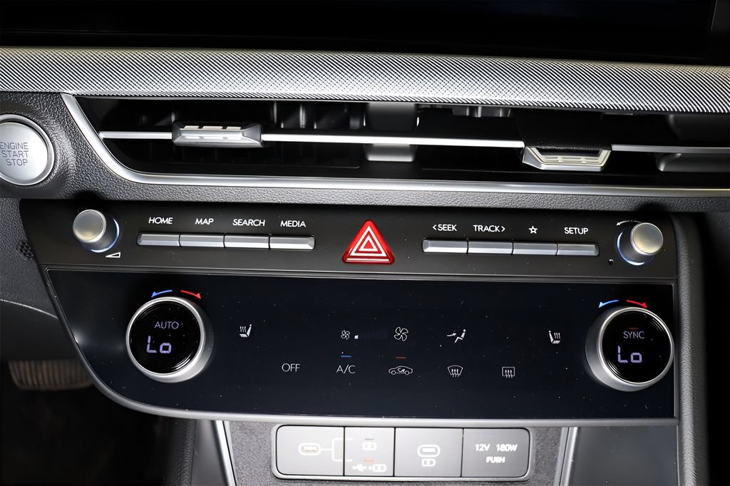 Certified 2025 Hyundai Sonata SEL AWD/4WD image 20