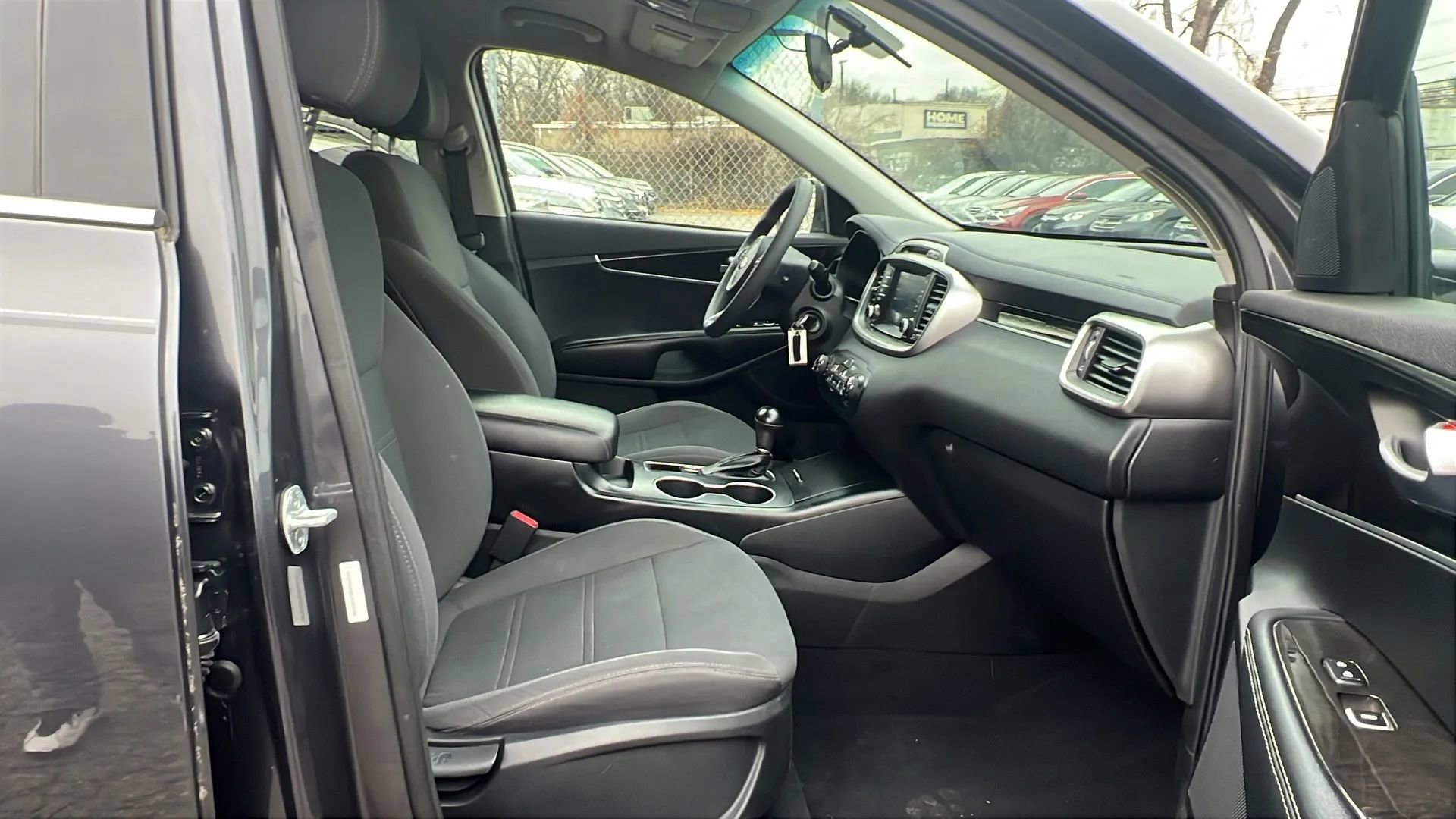 Used 2018 Kia Sorento LX image 30