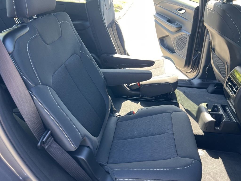 Used 2024 Jeep Grand Cherokee L Laredo RWD image 54