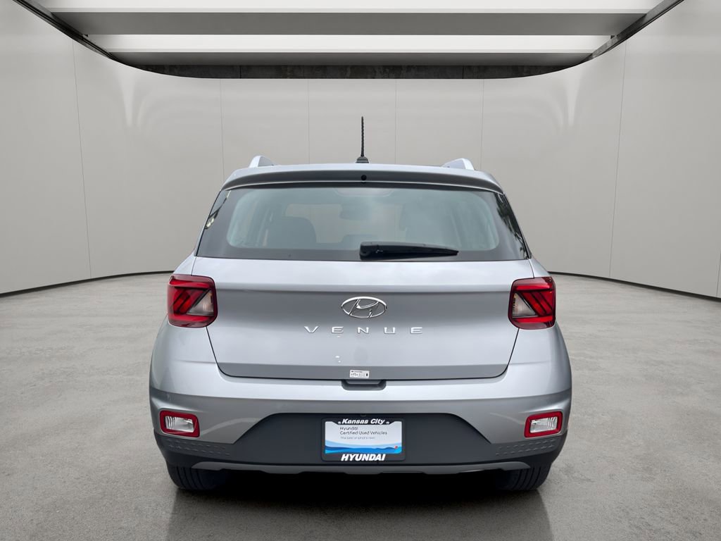 Used 2025 Hyundai Venue SEL image 5