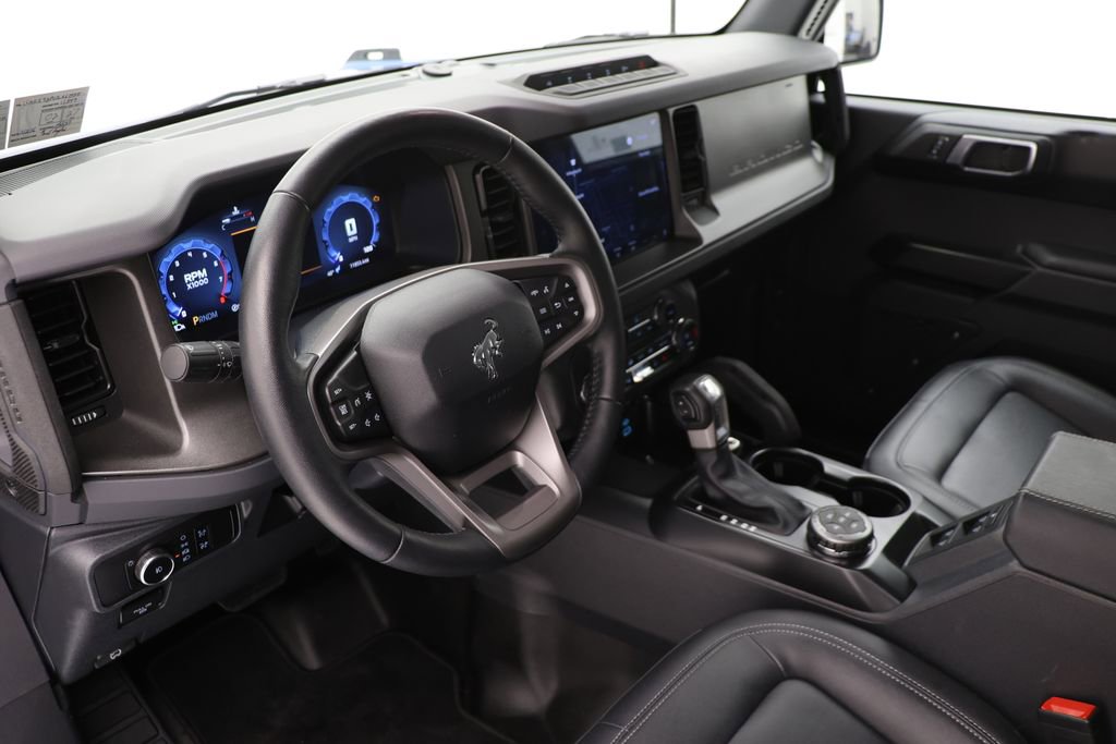Used 2025 Ford Bronco Badlands image 13