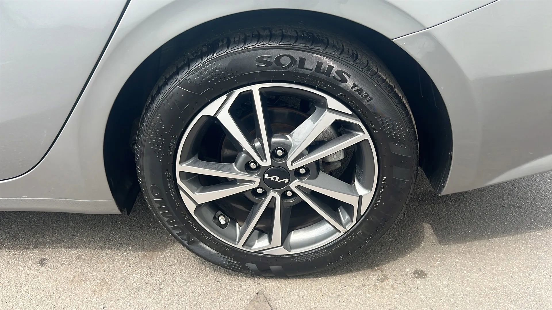 Used 2023 Kia Forte LXS image 10