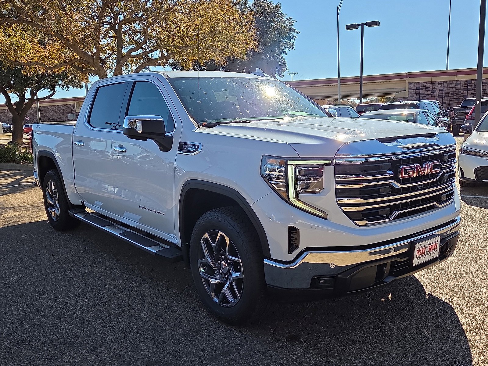 New 2026 GMC Sierra 1500 SLT image 5