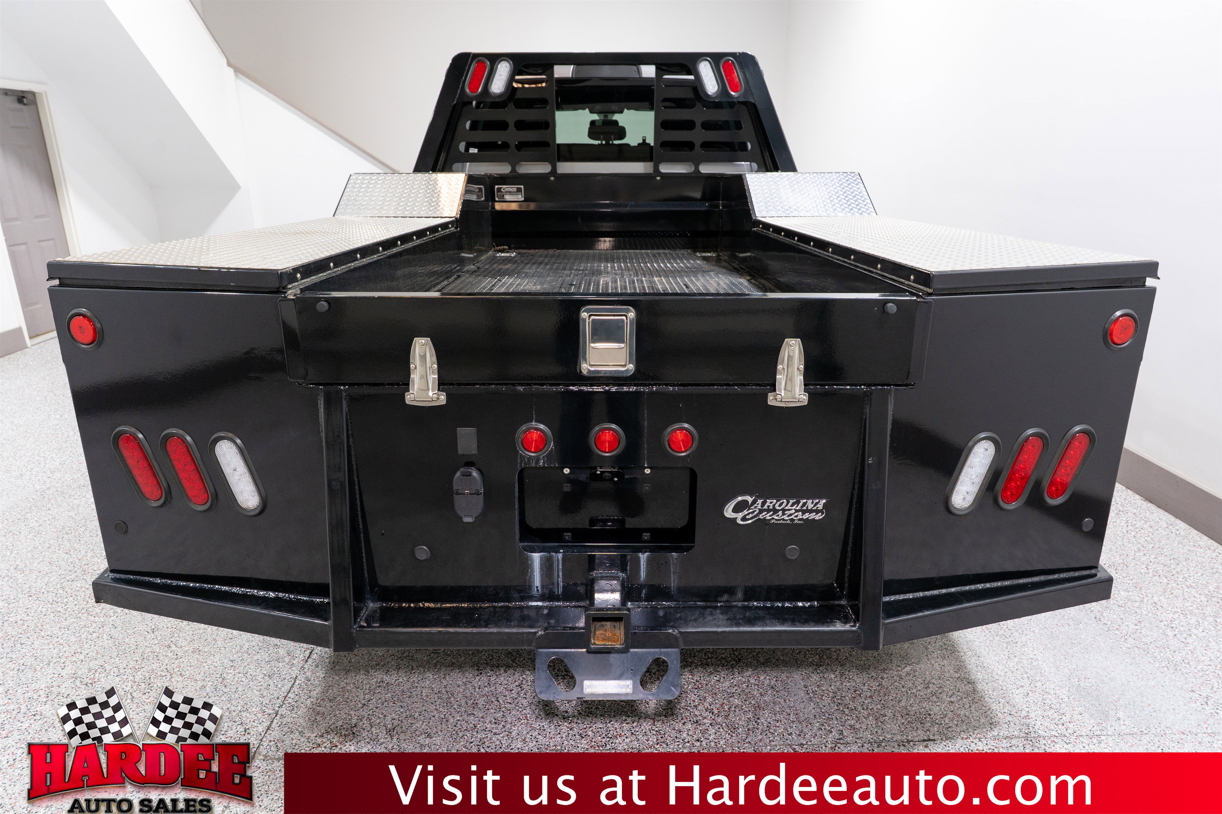 Used 2024 RAM 5500 Tradesman w/ Chrome Appearance Group image 4