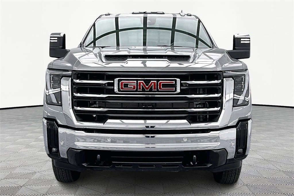 Used 2025 GMC Sierra 3500 SLT w/ SLT Premium Package image 3