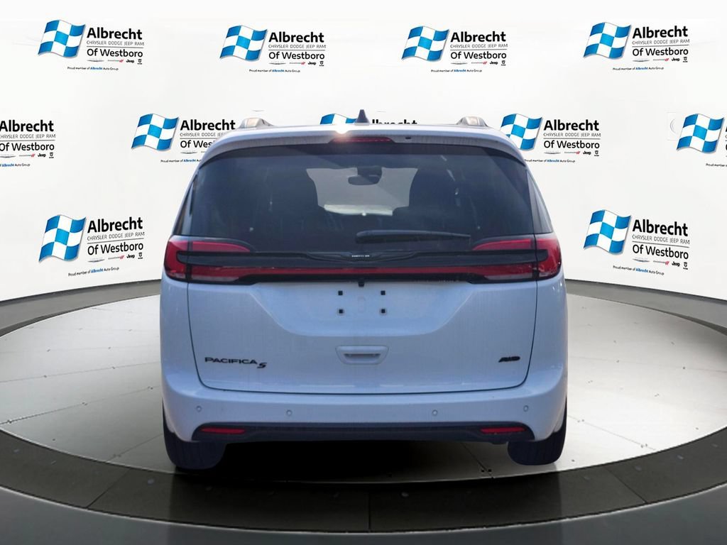 New 2026 Chrysler Pacifica Select w/ S Appearance Package AWD/4WD image 4