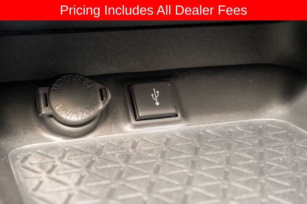 Used 2022 Toyota RAV4 XLE Premium AWD/4WD image 17