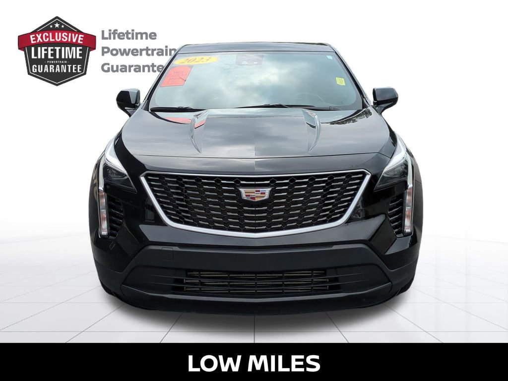 Used 2023 Cadillac XT4 Luxury w/ Cold Weather Package FWD image 9