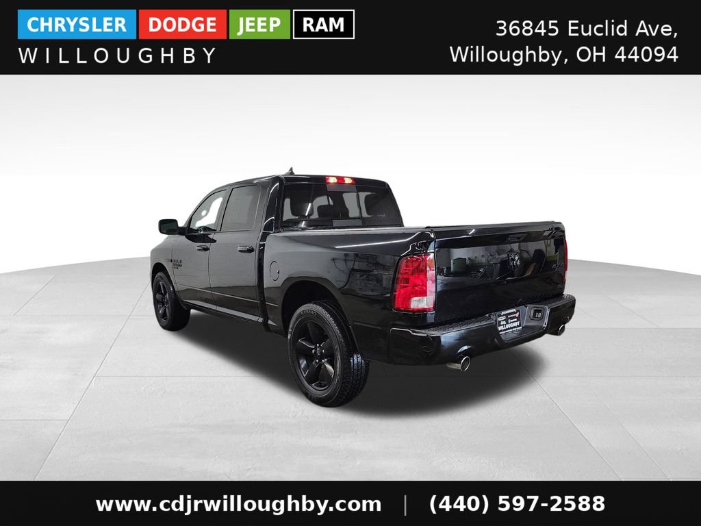 Used 2019 RAM 1500 Classic SLT w/ Black Appearance Group AWD/4WD image 7