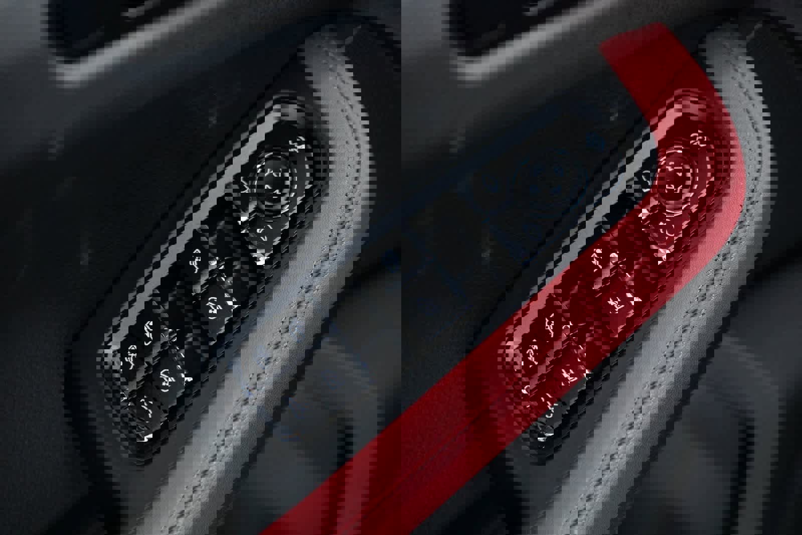 Certified 2025 Porsche Macan image 18