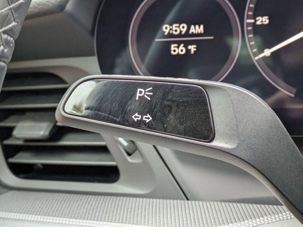 Used 2024 Porsche 911 Carrera w/ Premium Package image 26