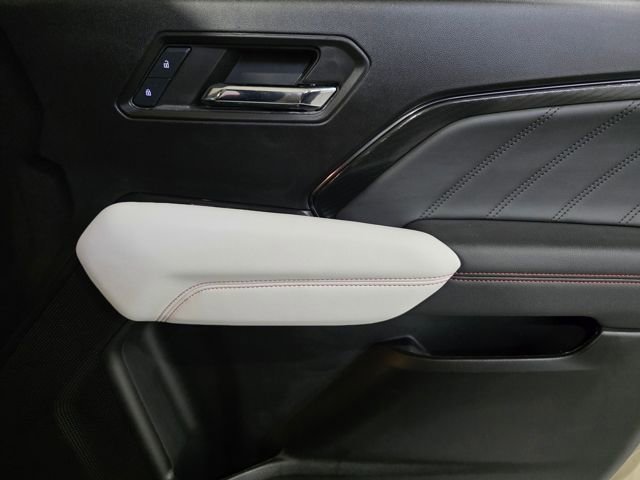 Used 2024 GMC Canyon AT4X image 13