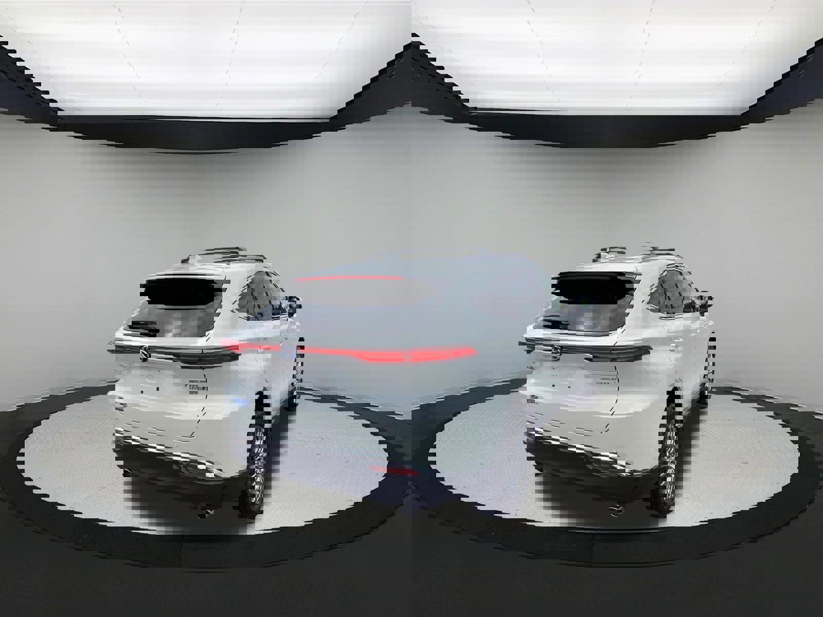 Used 2021 Toyota Venza Limited w/ Advanced Technology Package image 8