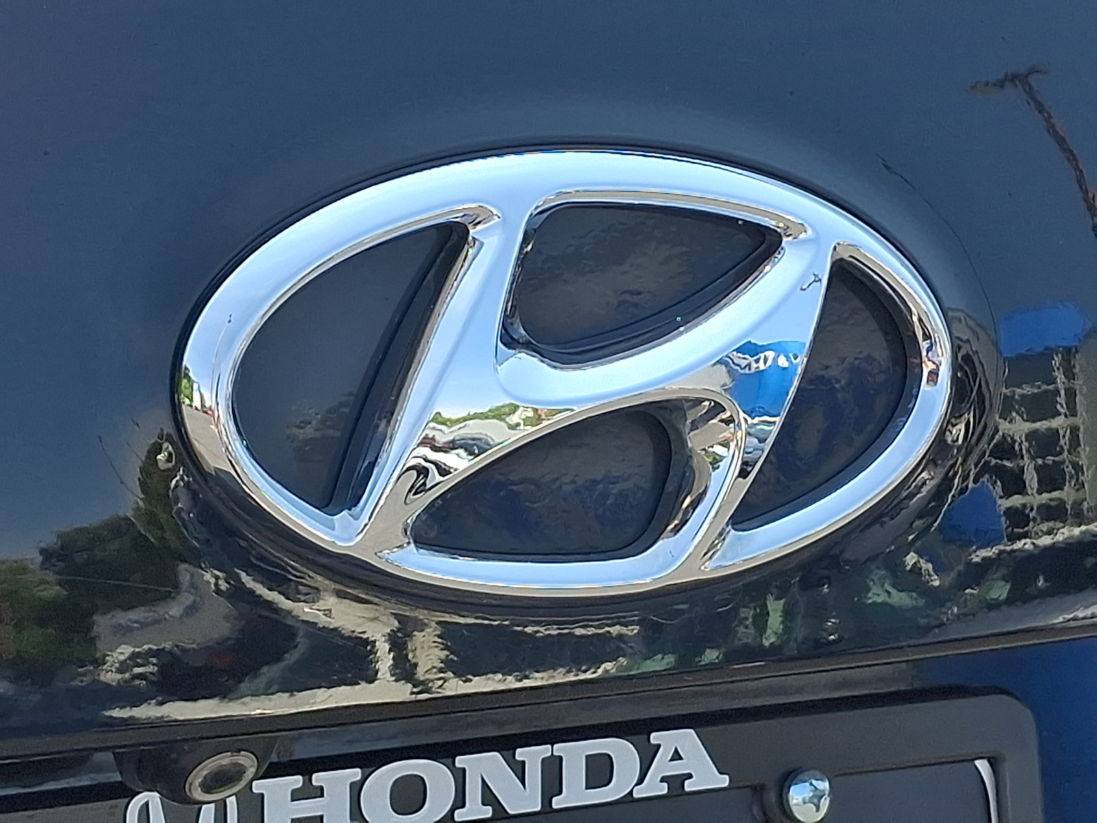 Used 2018 Hyundai Santa Fe Sport w/ 2.4L Value Package 02 FWD image 30