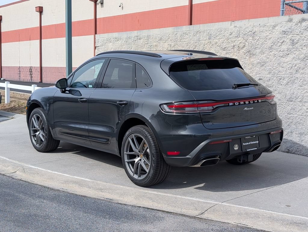 Certified 2025 Porsche Macan AWD/4WD image 4