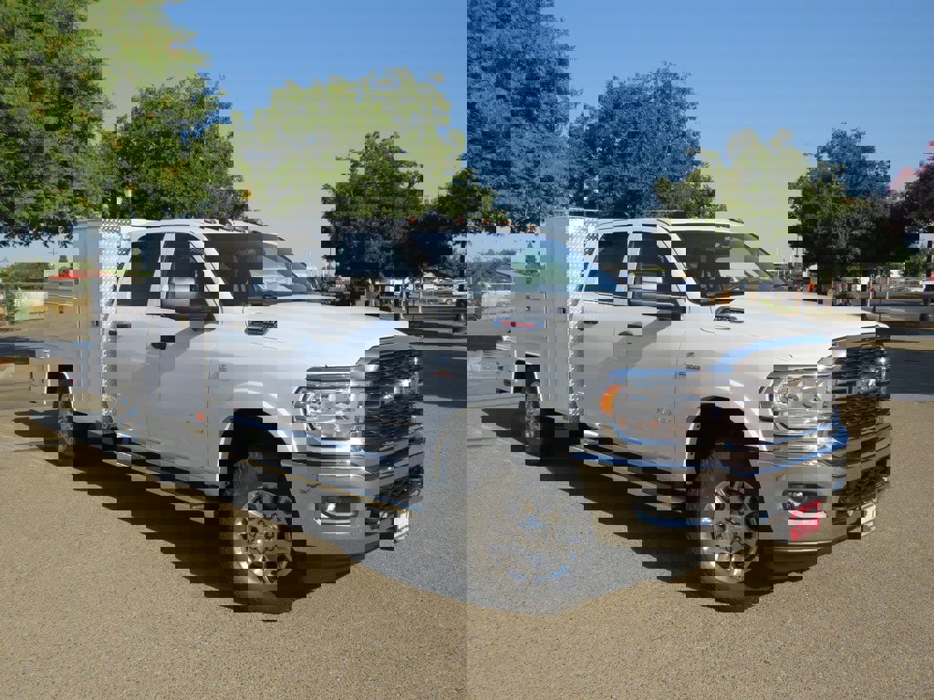 New 2022 RAM 3500 Tradesman w/ Chrome Appearance Group image 3