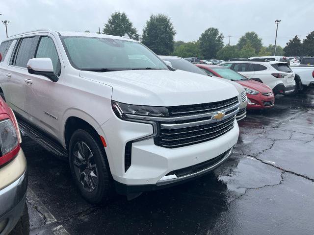 Used 2022 Chevrolet Suburban LT w/ Luxury Package AWD/4WD image 2