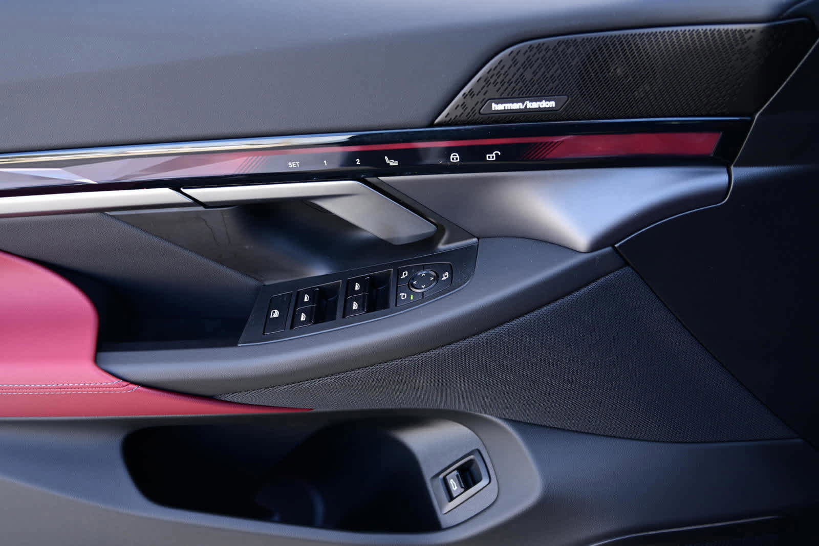 Used 2025 BMW i5 eDrive40i w/ Premium Package image 21