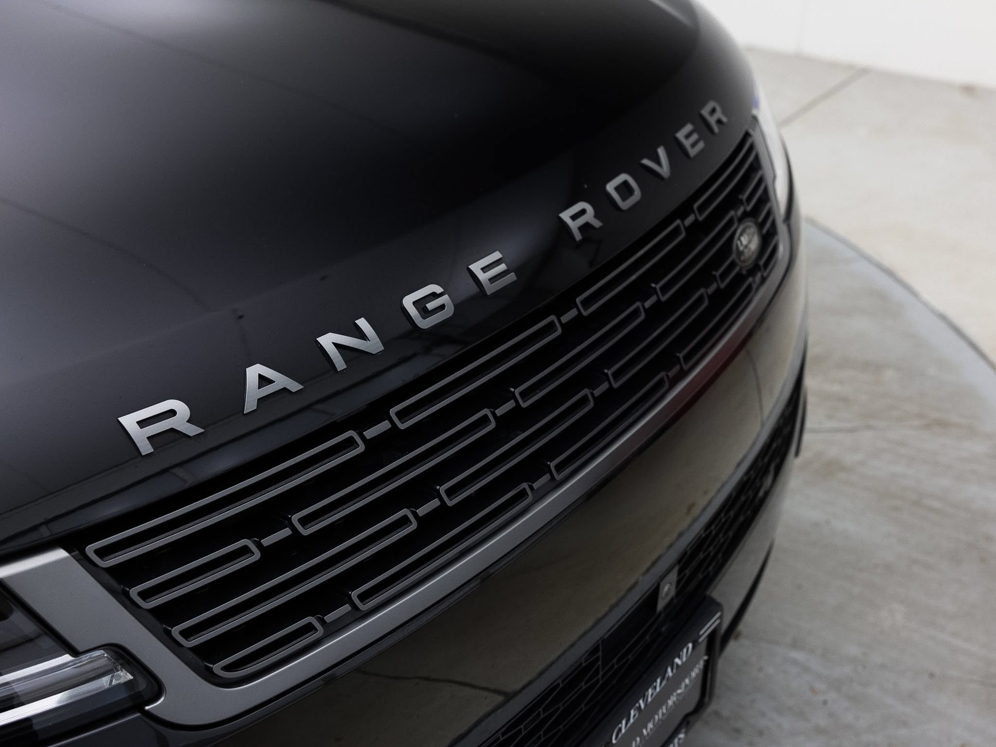 Used 2023 Land Rover Range Rover Sport SE AWD/4WD image 40