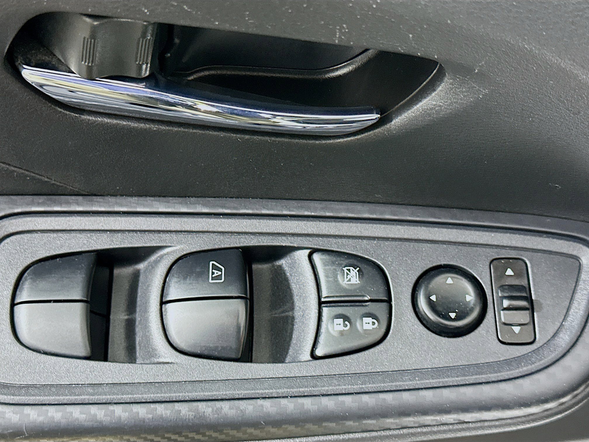 Used 2023 Nissan Versa SV image 15