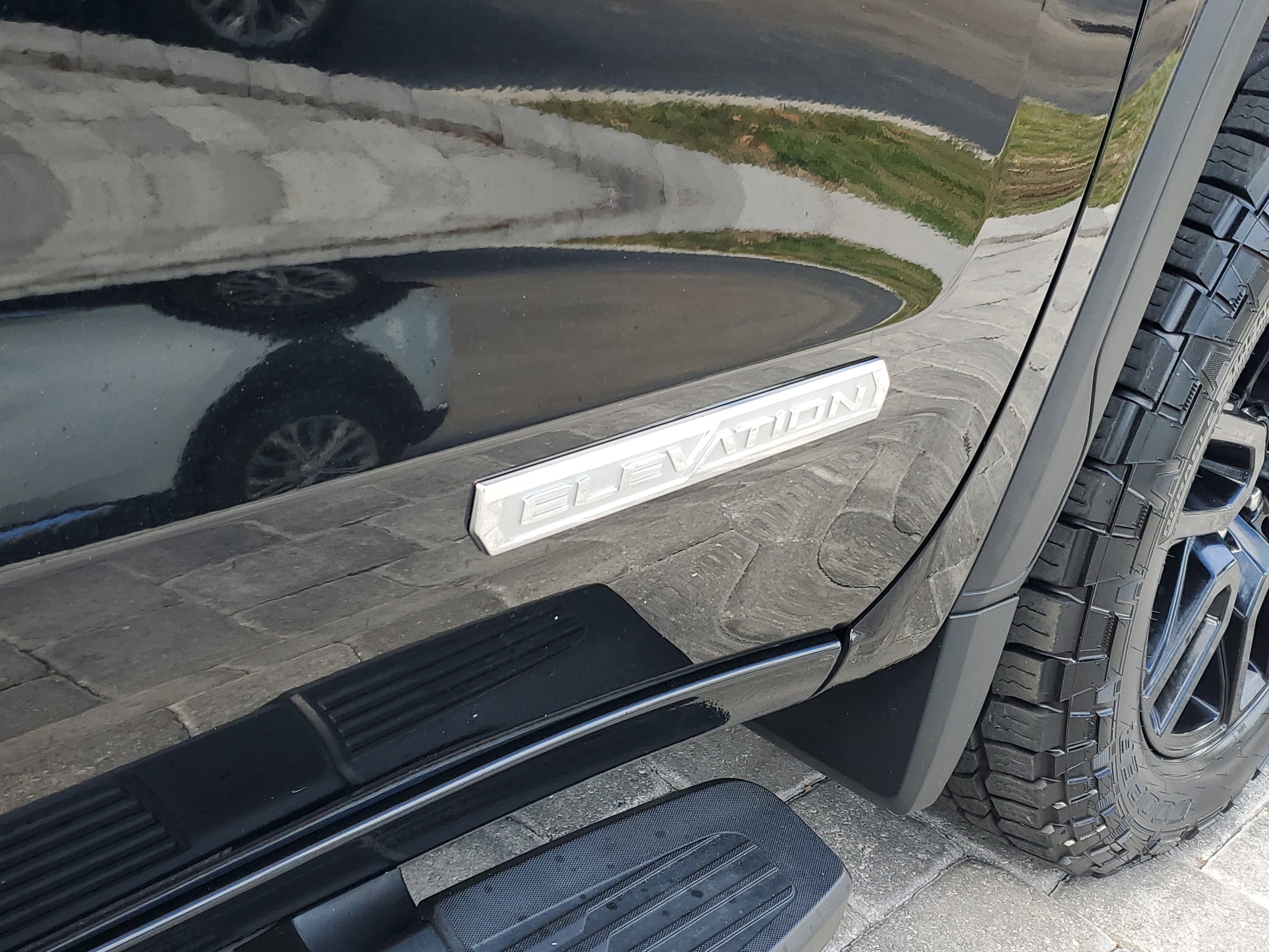 Used 2021 GMC Sierra 1500 Elevation w/ Preferred Package image 8