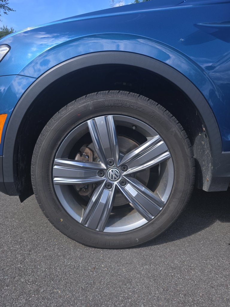 Used 2020 Volkswagen Tiguan SEL w/ Tiguan Two-Row MDO Package AWD/4WD image 18