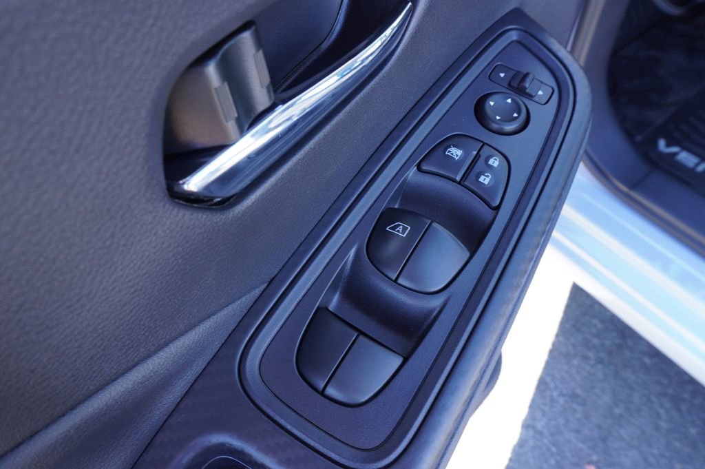 New 2025 Nissan Versa SV w/ Trunk Package FWD image 15