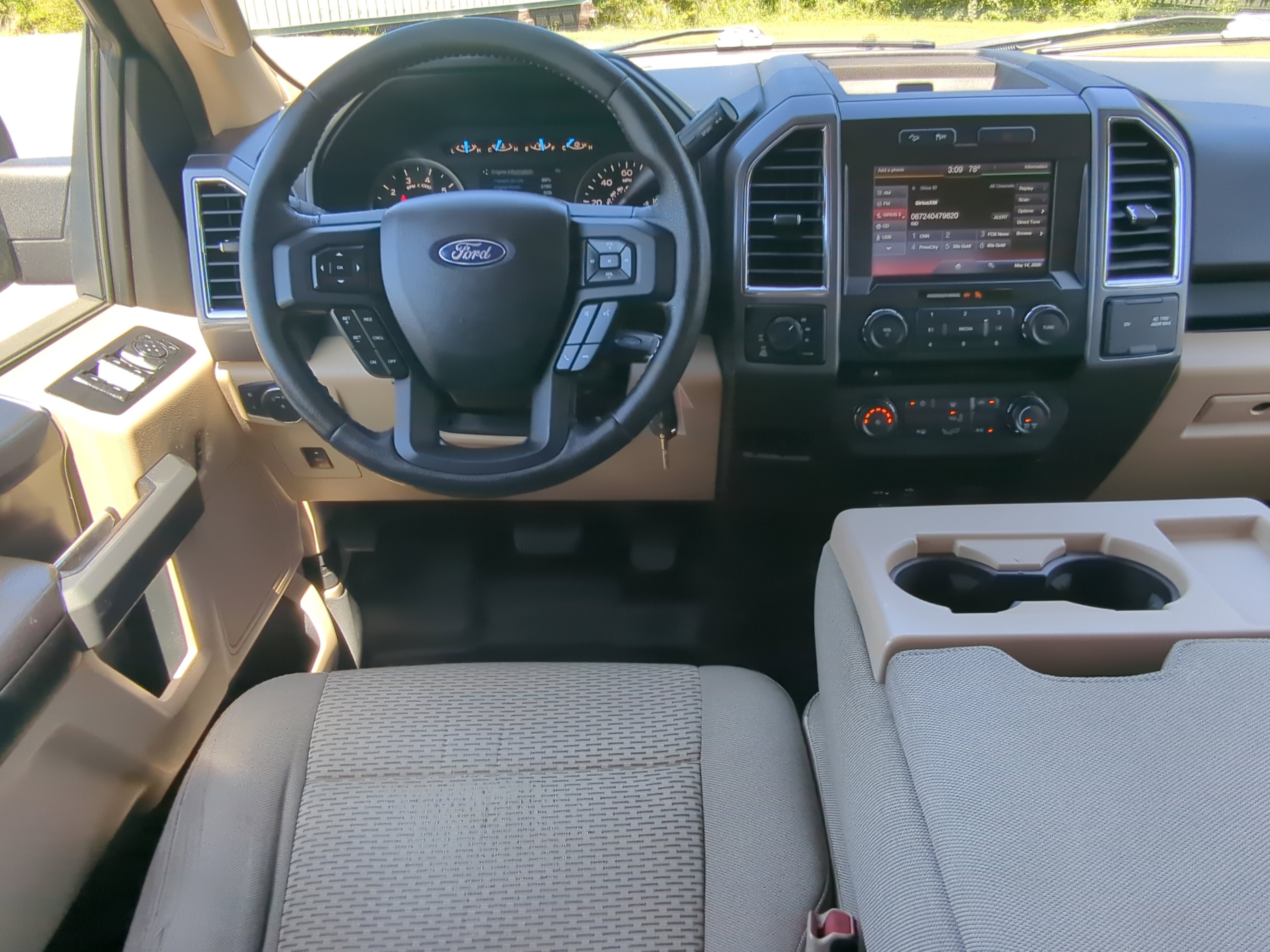 Used 2015 Ford F150 XLT w/ Equipment Group 302A Luxury AWD/4WD image 14