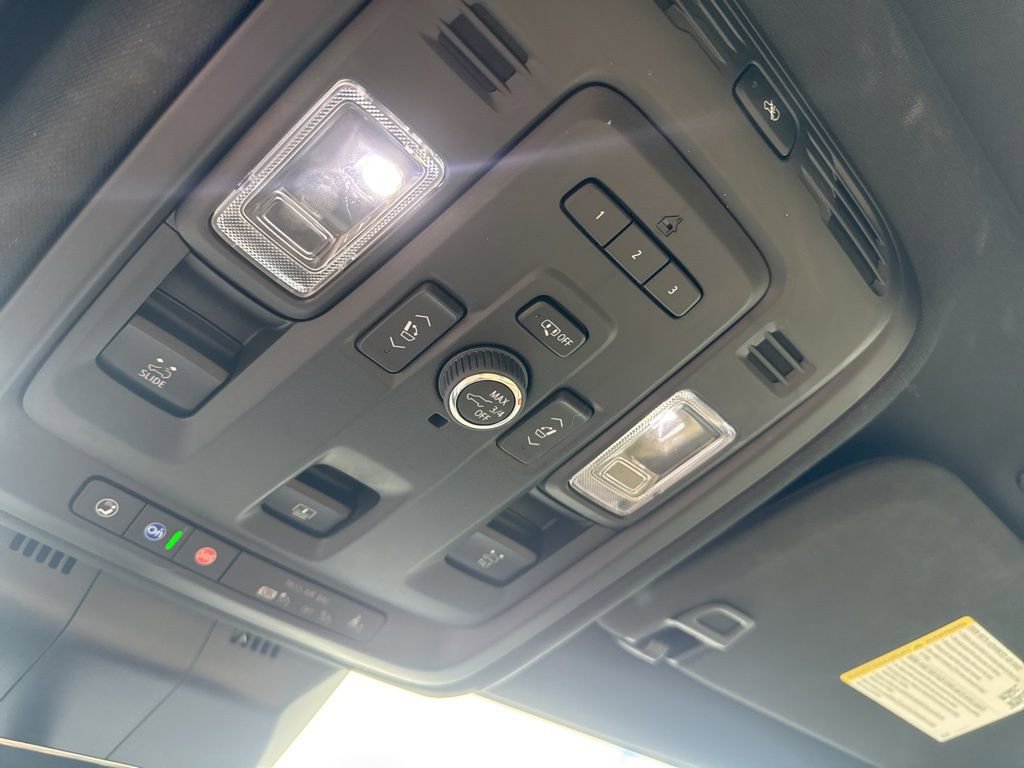 Used 2023 Cadillac Escalade Premium Luxury image 26