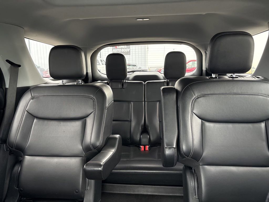 Used 2022 Ford Explorer XLT w/ Equipment Group 202A AWD/4WD image 42