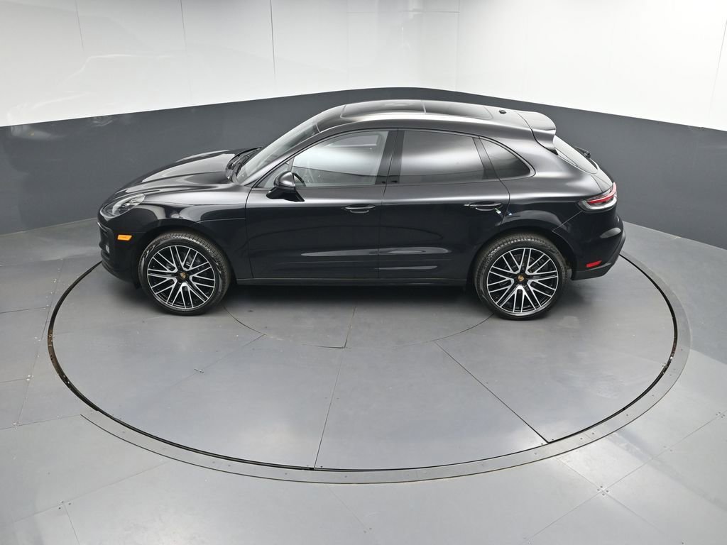 Certified 2025 Porsche Macan image 35