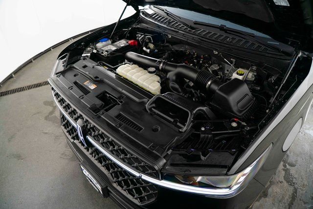 Used 2025 Lincoln Navigator Reserve w/ Jet Appearance Package image 26