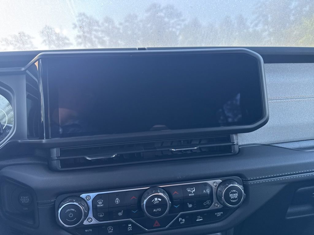 Used 2024 Jeep Wrangler Sahara w/ Safety Group image 13