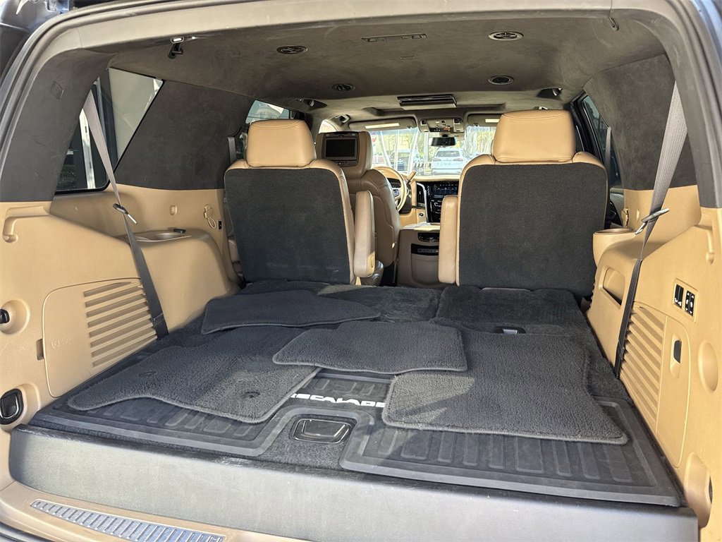 Used 2019 Cadillac Escalade Platinum w/ Escalade Sport Edition image 59