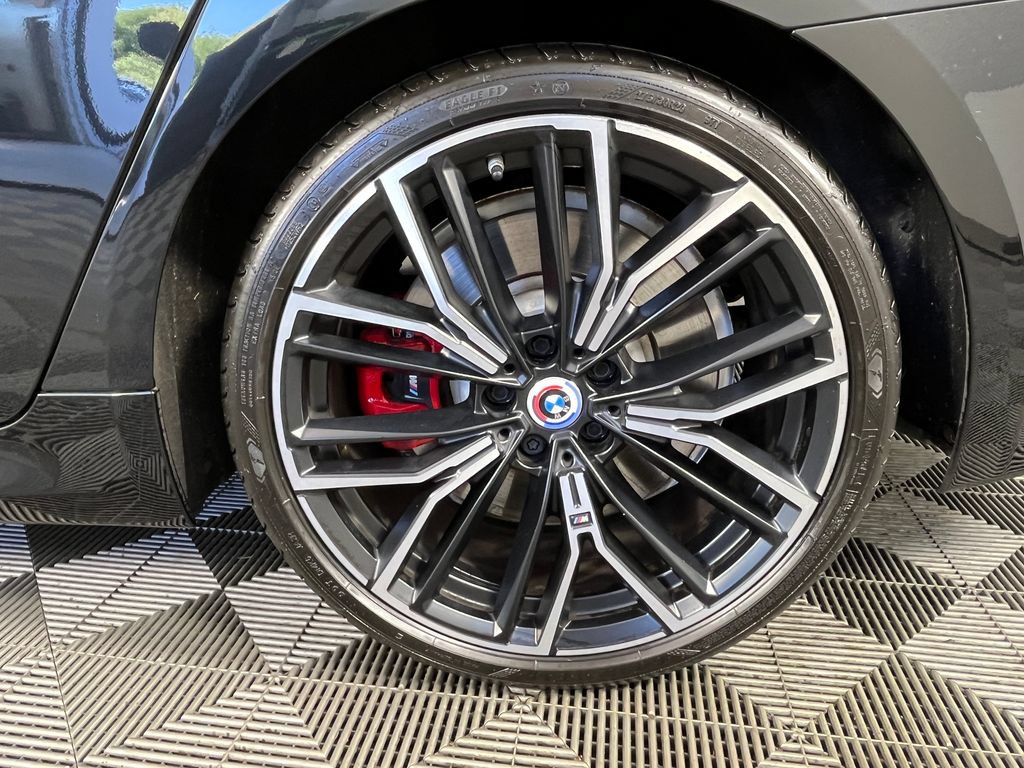 Used 2023 BMW M550i xDrive w/ Executive Package AWD/4WD image 13