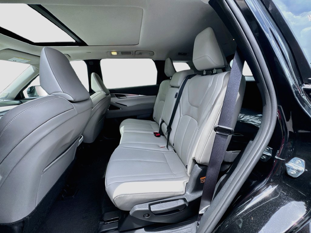 New 2027 INFINITI QX60 Luxe w/ Cargo Package FWD image 26