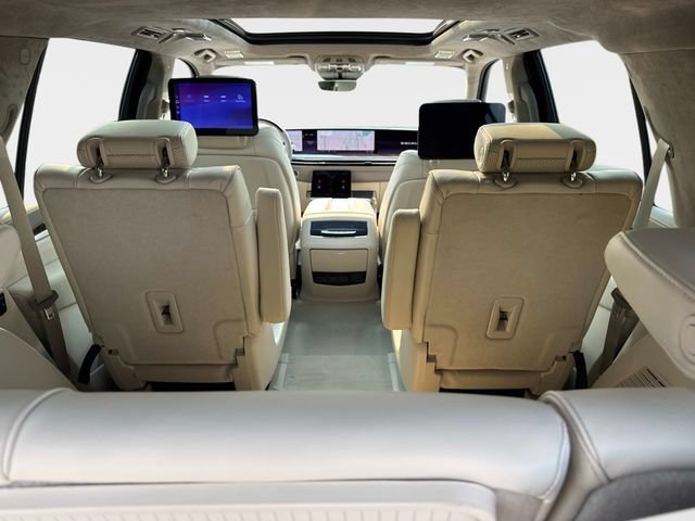 New 2026 Cadillac Escalade Platinum Sport w/ LPO, ONYX Package AWD/4WD image 5